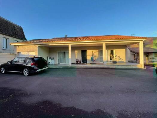 Maison à vendre 236 700 € 4 pièces 3 chambres 107 m² 1 043 m² de terrain Urbain Terrasson-Lavilledieu 24120