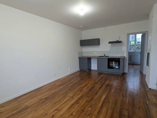 Appartement à louer 730 € 4 pièces 3 chambres 70 m² RDC/3 Lamure-sur-Azergues 69870