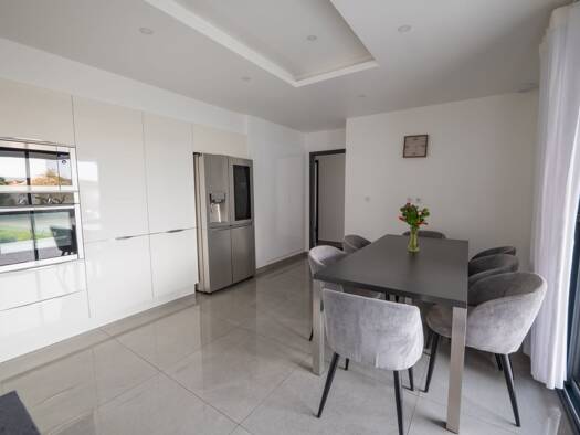 Maison de plain-pied à vendre 279 900 € 5 pièces 4 chambres 143 m² 490 m² de terrain Albon 26140