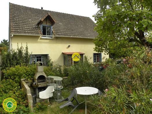 Maison à vendre 72 500 € 4 pièces 2 chambres 105 m² 1 040 m² de terrain Léré 18240