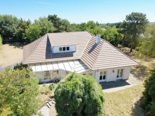 Maison à vendre 210 000 € 7 pièces 5 chambres 179 m² 3 838 m² de terrain Entre Rte de Poitiers et Rte de Chinon Loudun 86200