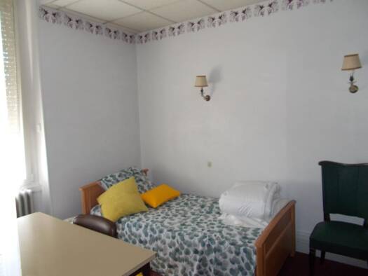 Appartement à louer 320 € 1 pièce 12 m² Carrousel Dijon 21000