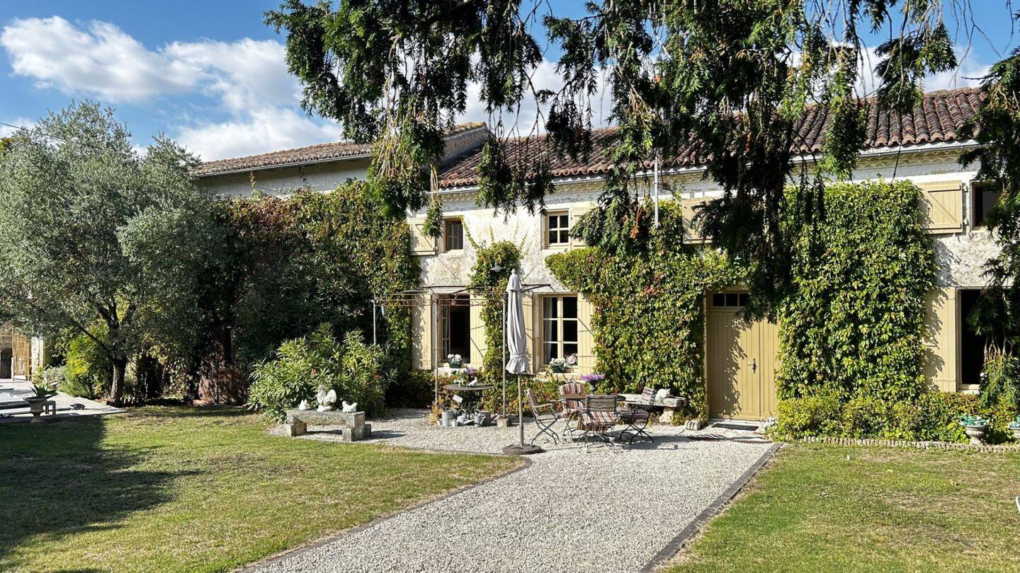 Maison à vendre, 215m², SAINT PIERRE DE JUILLERS