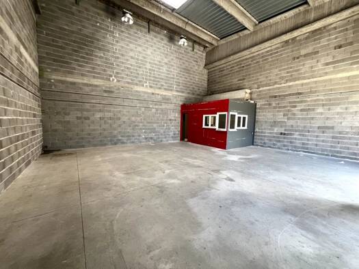 Local commercial à louer 995 € 104 m² de surface de vente Zone Industrielle Saint Joseph Manosque 04100