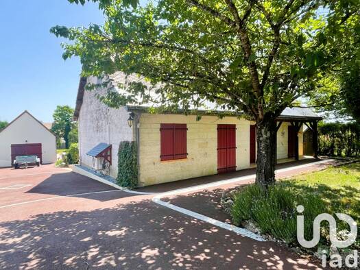 Maison à vendre 477 800 € 8 pièces 6 chambres 180 m² 1 500 m² de terrain Charentilly 37390