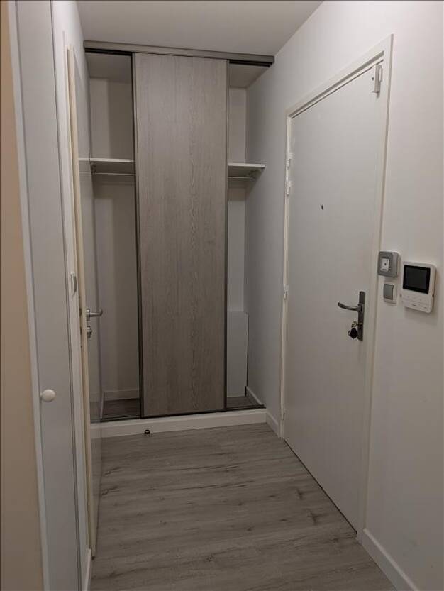 Appartement à louer 780 € 1 pièce 28 m² 1er étage dès le 28/07/2025 Meudon la Forêt Sud Meudon 92360