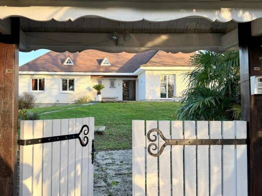 Maison de ville à vendre 459 000 € 8 pièces 5 chambres 187 m² 2 402 m² de terrain Soullans Challans 85300