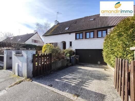 Maison à vendre 278 000 € 8 pièces 5 chambres 97 m² 350 m² de terrain Vert-Saint-Denis 77240