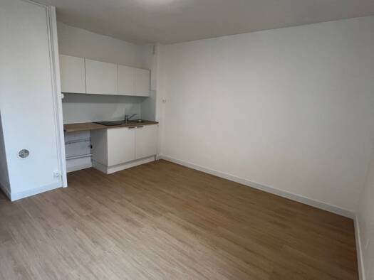 Studio à louer 350 € 1 pièce 19,7 m² Étage 2/2 Marmande 47200