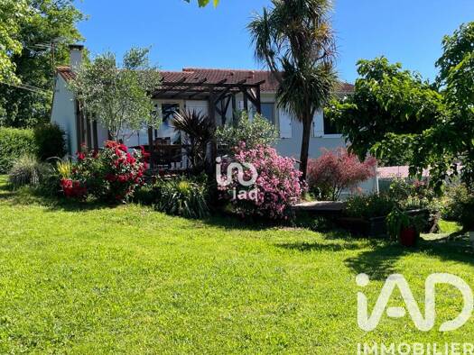 Maison de plain-pied à vendre 230 000 € 5 pièces 4 chambres 115 m² Laslades 65350