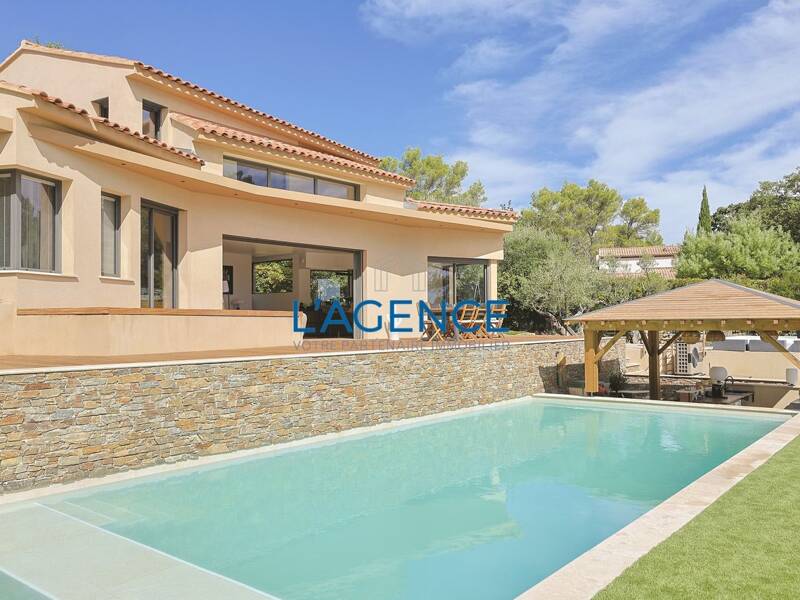 Maison à vendre, 150m², SOLLIES VILLE