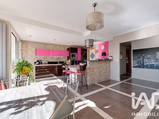 Appartement à vendre 195 000 € 4 pièces 3 chambres 81 m² Étage 3/4 Les Fontaines Tours 37200