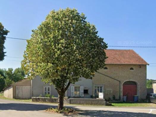 Maison à vendre 215 000 € 9 pièces 6 chambres 230 m² 4 032 m² de terrain Poligny 39800