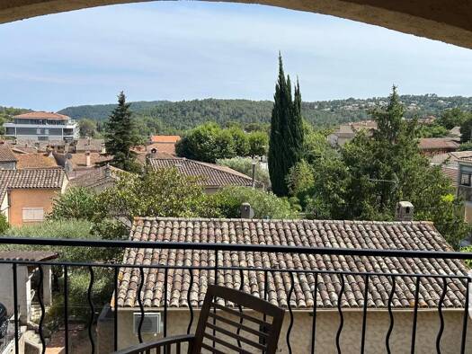 Appartement à vendre 330 000 € 4 pièces 3 chambres 105 m² Étage 2/3 Nord Peymeinade 06530