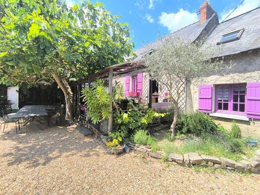 Maison à vendre 399 000 € 6 pièces 3 chambres 135 m² 3 278 m² de terrain Grez Neuville 49220