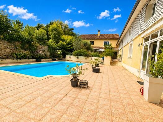 Maison à vendre 443 000 € 14 pièces 7 chambres 385 m² Villeneuve-Lécussan 31580