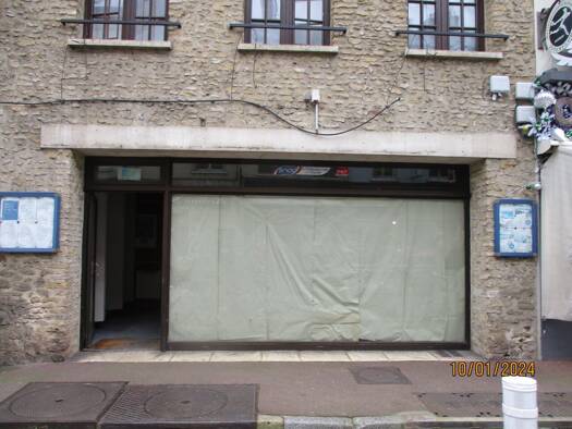 Local commercial à louer 1 500 € 33 m² de surface de vente Pacy-sur-Eure 27120