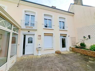 Maison à vendre 210 000 € 7 pièces 5 chambres 208 m² 210 m² de terrain Nord Est-Sud Ouest Montval-sur-Loir 72500