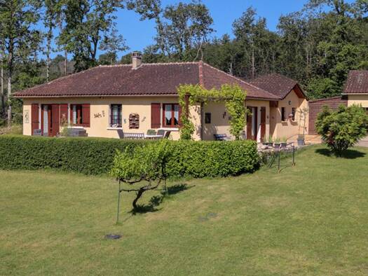 Maison de plain-pied à vendre 299 000 € 4 pièces 3 chambres 114 m² 3 441 m² de terrain Tursac 24620