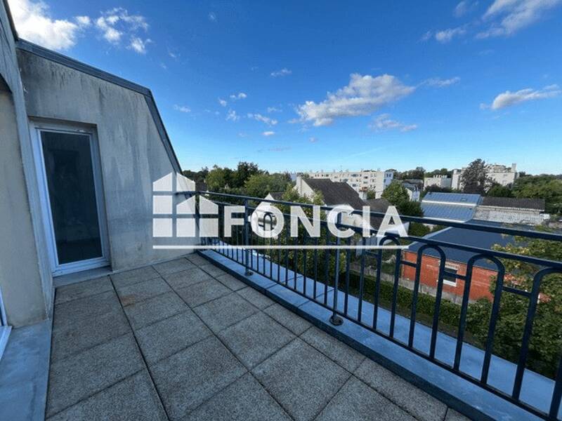 Maison à louer, 109m², LA CHAPELLE SAINT MESMIN