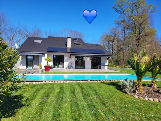 Maison à vendre 395 000 € 6 pièces 4 chambres 178 m² 2 255 m² de terrain Oloron-Sainte-Marie 64400
