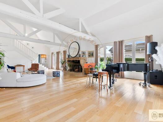 Maison à vendre 5 150 000 € 14 pièces 10 chambres 867 m² 1 376 m² de terrain Les Residences Noisy-le-Roi 78590