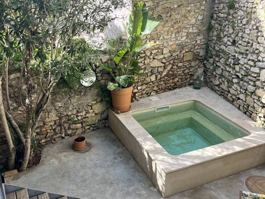 Maison de ville à vendre 799 000 € 8 pièces 6 chambres 190 m² 200 m² de terrain Casernes Nîmes 30000
