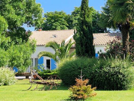 Villa à vendre 589 000 € 9 pièces 6 chambres 284 m² 4 767 m² de terrain Vouhé 17700
