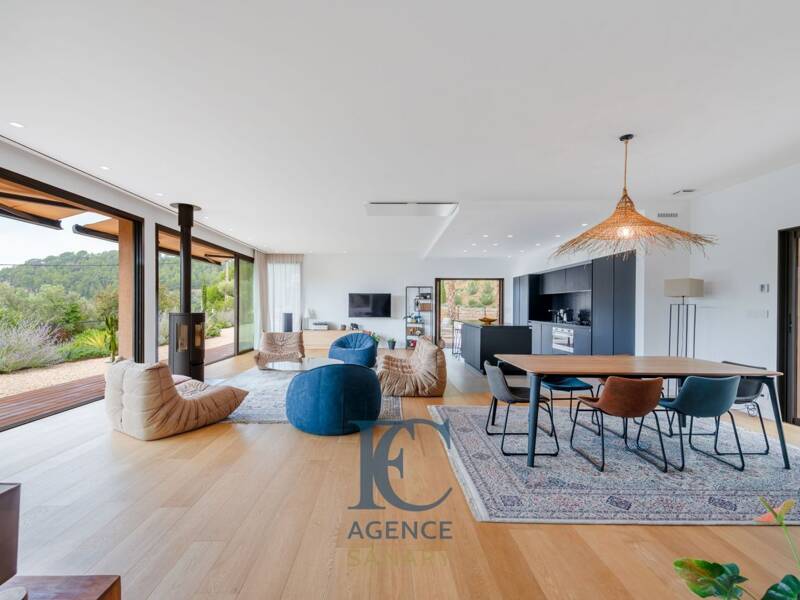 Maison à vendre, 214m², LA CADIERE D'AZUR