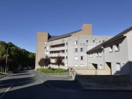 Appartement à louer 701 € 3 pièces 2 chambres 87 m² 2ème étage Vauvert Bourges 18000