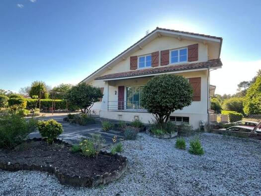 Maison à vendre 380 000 € 8 pièces 6 chambres 170 m² 3 969 m² de terrain Saint-Julien-en-Born 40170
