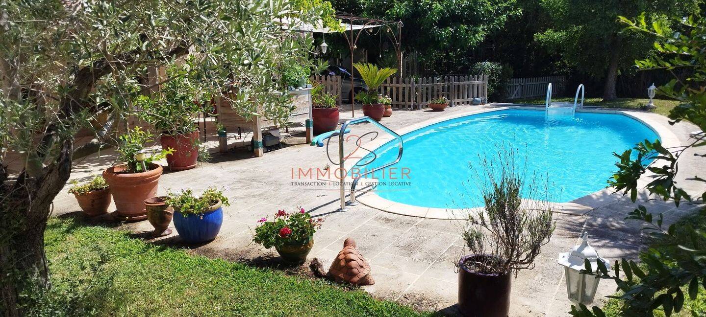 Maison à vendre, 114m², CHATEAUNEUF DE GADAGNE