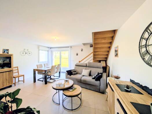 Duplex à vendre 377 000 € 3 pièces 2 chambres 68,9 m² RDC Méry 73420