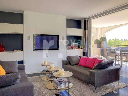 Appartement à vendre 770 000 € 5 pièces 2 chambres 100 m² 1er étage Les Colles-Camp Lauvas-Font de l'Orme Mougins 06250