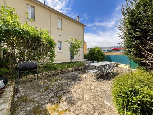 Maison à vendre 173 000 € 4 pièces 3 chambres 85 m² 260 m² de terrain Rechèvres-Bas Menus-Boulevard Chartres 28000