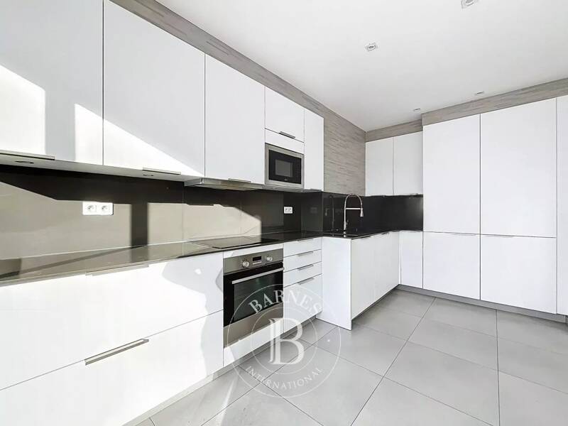 Maison à louer, 153m², PARIS 16E