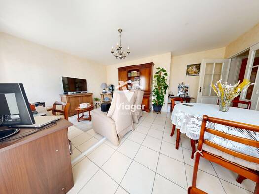 Appartement en viager libre Bouquet 125 610 € 2 pièces 1 chambre 59,05 m² Étage 1/4 Madeleine-Saint Léonard-Justices Angers 49000