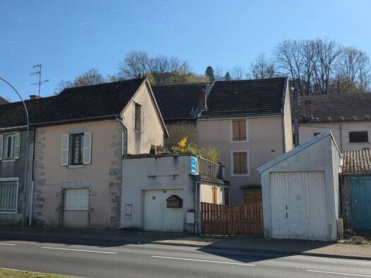 Immeuble à vendre 197 000 € 167 m² Montmorot 39570