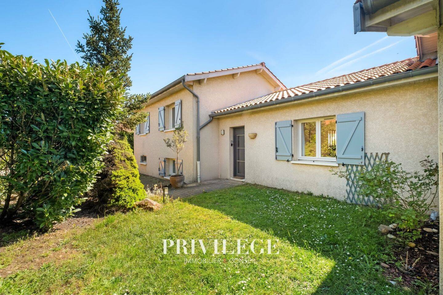 Maison à vendre, 174m², SAINT GENIS LES OLLIERES