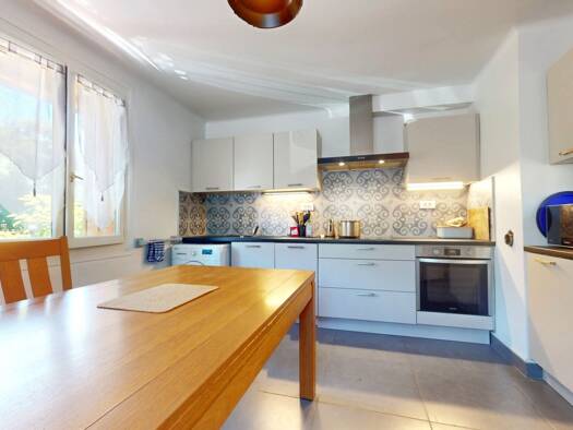 Appartement à vendre 225 000 € 3 pièces 2 chambres 99,9 m² RDC Châtillon-sur-Cluses 74300