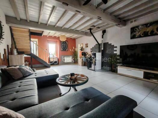 Ferme à vendre 338 000 € 8 pièces 4 chambres 171,5 m² 5 301 m² de terrain Bourg-en-Bresse 01000