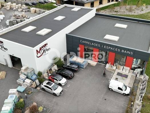 Local d'activités à louer 7 440 € 800 m² d'espace de stockage Ormes 51370