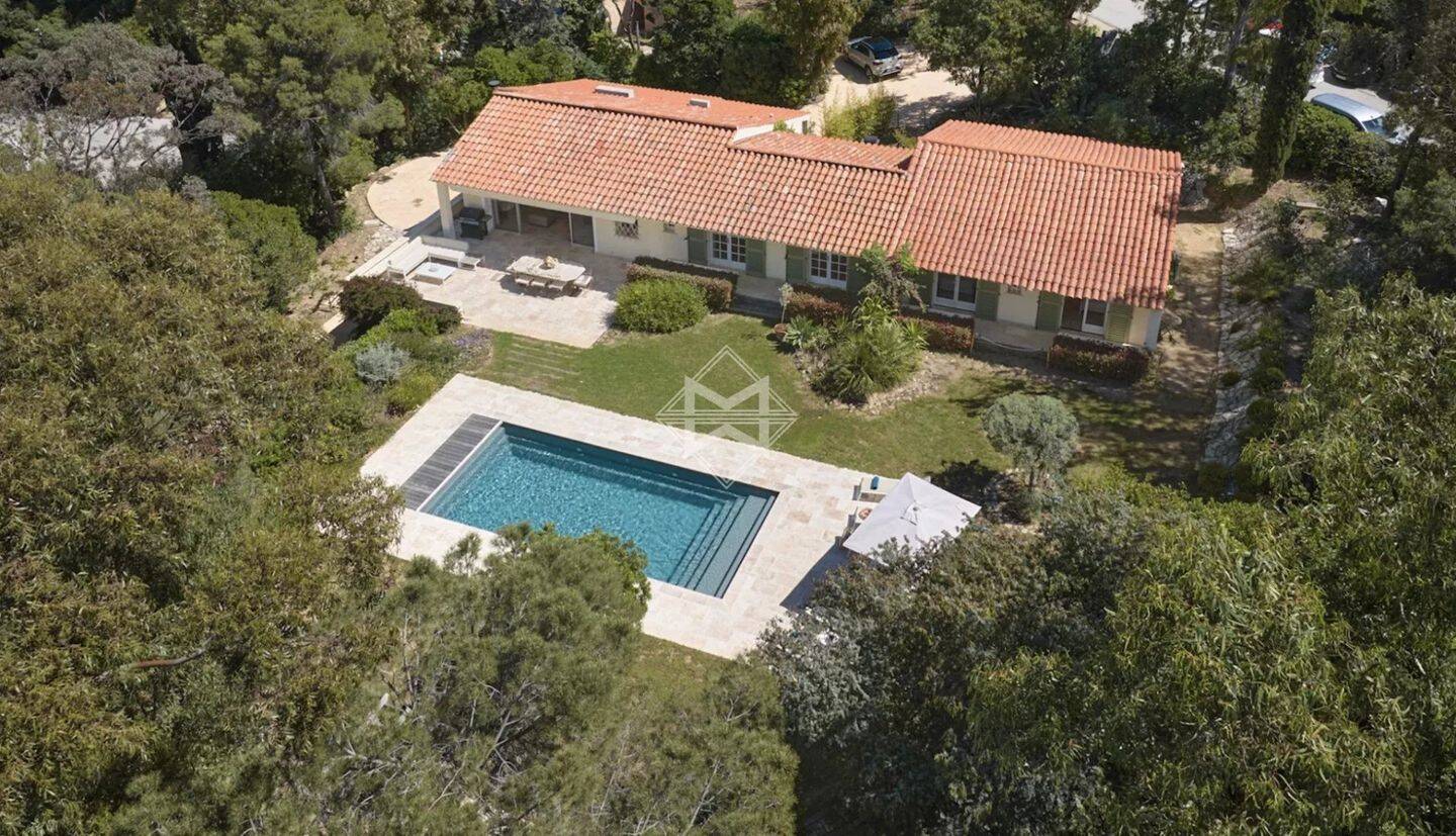 Maison à vendre, 325m², RAYOL CANADEL SUR MER