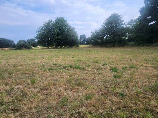 Terrain constructible à vendre 65 400 € 9 635 m² de terrain Est Carhaix-Plouguer 29270
