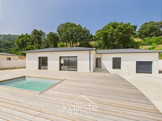 Maison de plain-pied à vendre 575 000 € 4 pièces 3 chambres 132 m² 910 m² de terrain Tavaco 20167