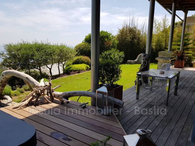 Villa à louer 2 990 € 6 pièces 3 chambres 190 m² 1 500 m² de terrain Centre Ville-Cardo Bastia 20200