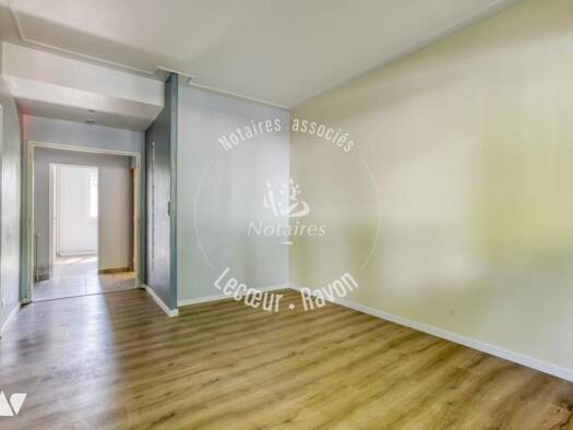 Appartement à vendre 244 500 € 3 pièces 2 chambres 49 m² RDC/4 Rueil-Malmaison 92500