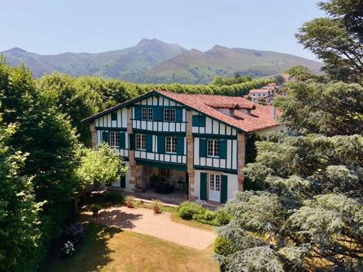 Maison à vendre 1 995 000 € 14 pièces 8 chambres 650 m² Sare 64310
