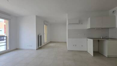 Appartement à louer 699 € 2 pièces 1 chambre 48 m² 1er étage Brignoles 83170
