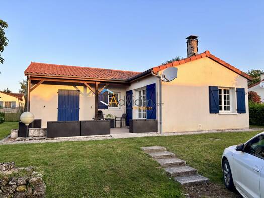 Maison de plain-pied à vendre 152 000 € 3 pièces 2 chambres 84 m² 800 m² de terrain Vasles 79340